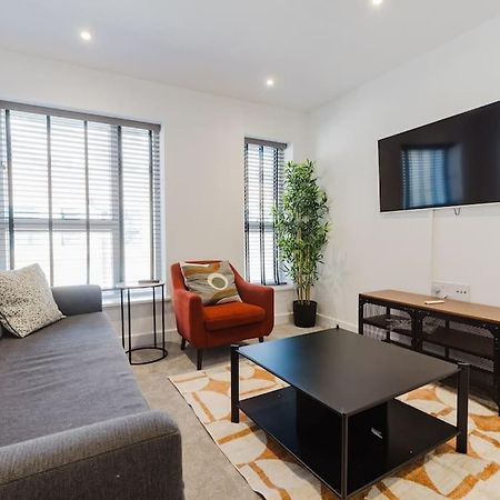4-Level Luxury 2 Bedroom House Sleeps 6, Rooftop, Harry P & Free Parking Watford  Exterior foto