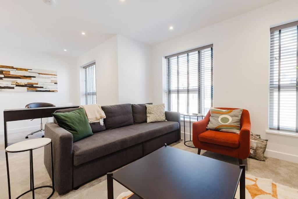 4-Level Luxury 2 Bedroom House Sleeps 6, Rooftop, Harry P & Free Parking Watford  Exterior foto